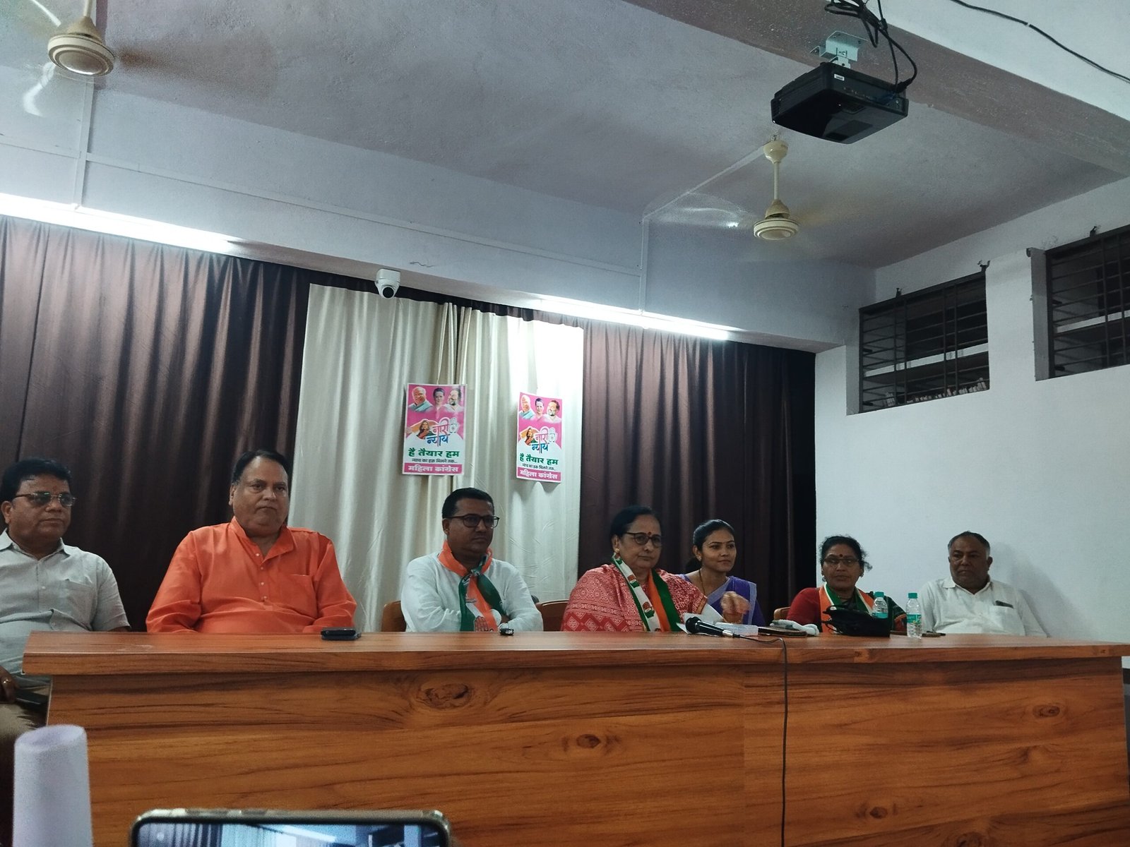 काँग्रेसचा लोकसेवेचा पंचसूत्री कार्यक्रम जाहीर, सुलोचना वाघ यांच्या नेतृत्वात अमळनेरमध्ये पत्रकार परिषद